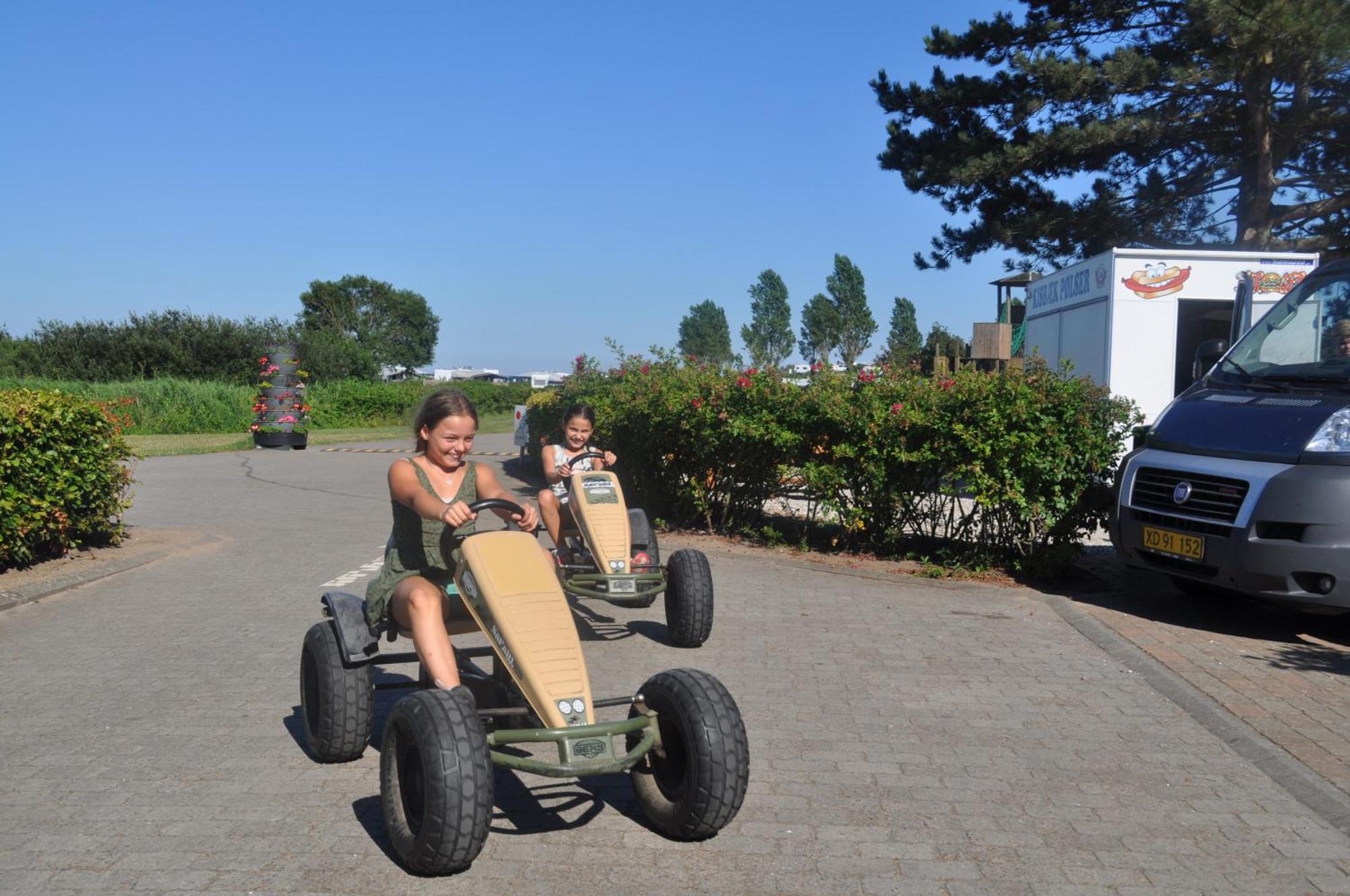 Vikaer Strand Camping & Cottages Diernaes ภายนอก รูปภาพ