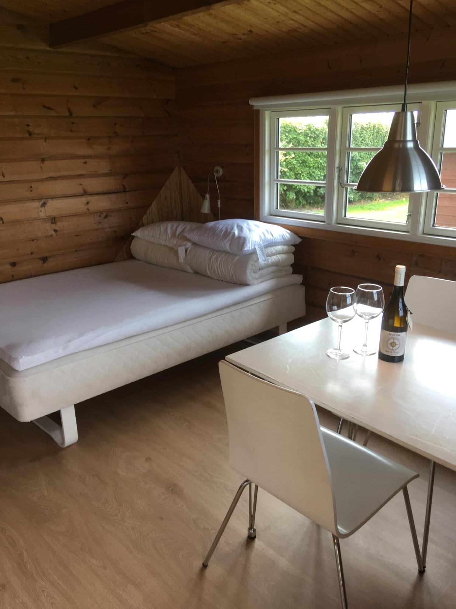 Vikaer Strand Camping & Cottages Diernaes ภายนอก รูปภาพ